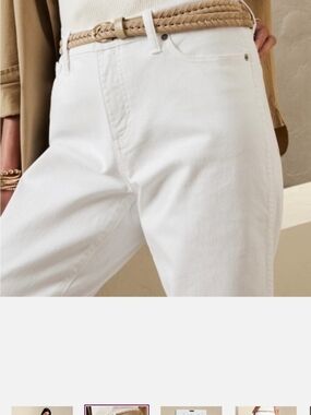 Women's White Straight Leg Jeans 31